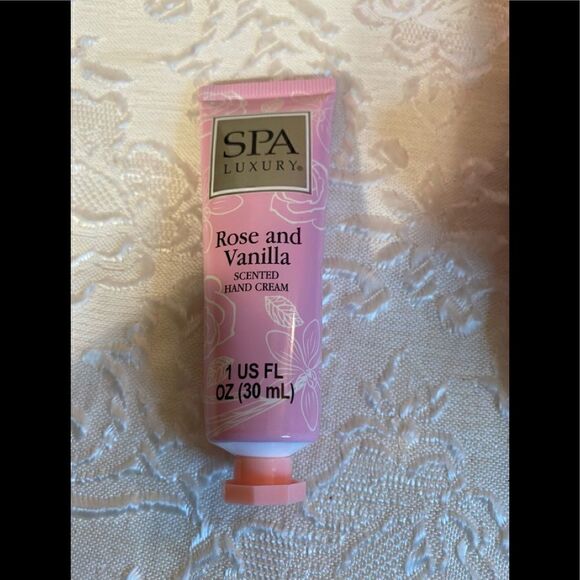 🛍Spa Luxury Hand Cream Therapy Set Rose and Vanilla & coconut Milk Scented - Picture 5 of 8